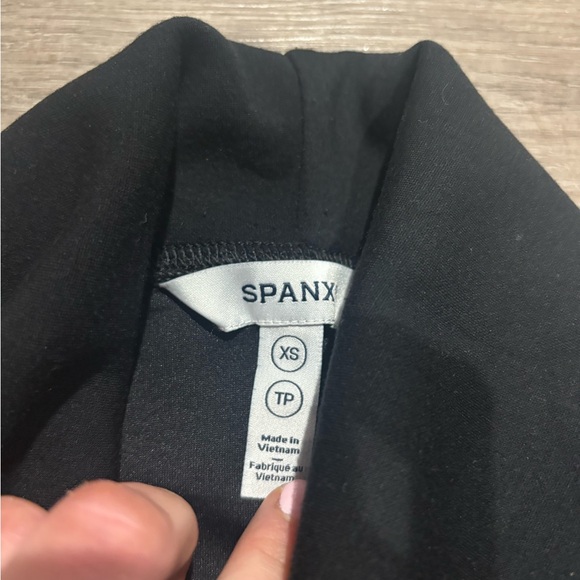 SPANX Airessentials Turtleneck Tunic Very Black Size Extra Small - Picture 4 of 4